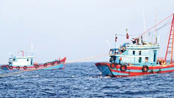 Làng dịch vụ trên biển