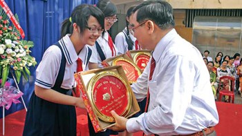 Những phần thưởng cuối năm không... háo hức