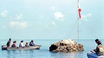 Vì sao Nhật Bản biếu tàu chiến cho Philippines?