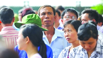 Con thi trường học