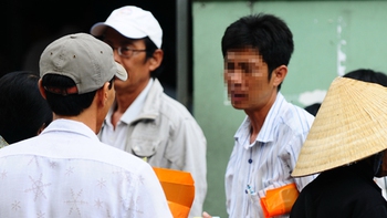 "Cò" và thói "quen biết"?