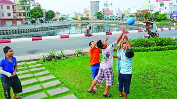 Phải nghiêm ngay từ cách làm