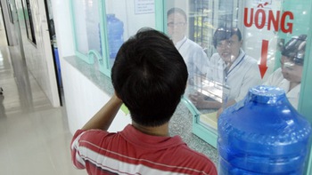 Khi tài trợ quốc tế rút đi