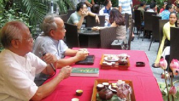 Gánh trà xuống phố