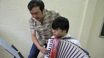 Một khoa, một thầy và một trò...