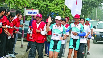 Cùng chạy với Pat Farmer