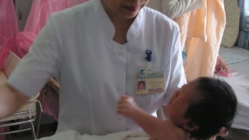 Trẻ nhẹ cân vì ô nhiễm không khí