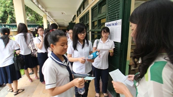 Loay hoay chống tiêu cực thi cử
