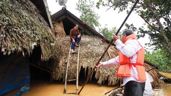 Sống chung với lũ dữ
