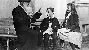 Khi Lev Tolstoy "lên" mạng xã hội...