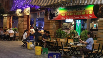 Thâu đêm suốt sáng làm ăn mùa World Cup