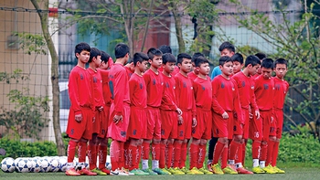 ​Vào lò bóng đá trẻ Viettel