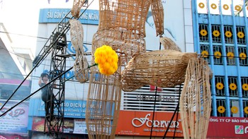Festival: Đừng “no dồn đói góp”…