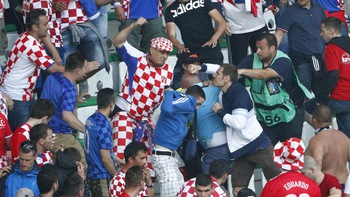 Hooligan ở Euro 2016:Hình ảnh của châu Âu ngày càng chia rẽ