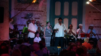 Tới Cuba, tìm ông già và biển cả