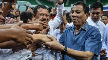 Vì sao ông Duterte "thoát Mỹ"?