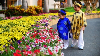 Thềm nhà ấm áp mùa xuân