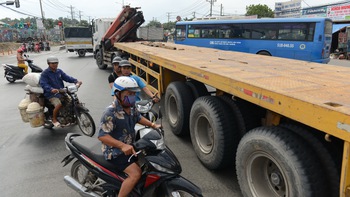 Mong xe container không còn là hung thần