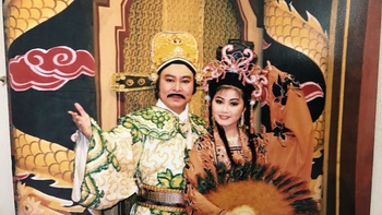 "Thưa ba, con đi hát!"