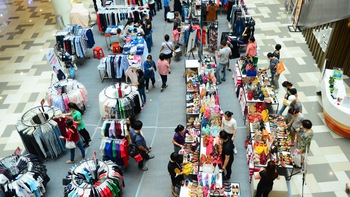 Thu thuế: tiêu thụ hay thu nhập?