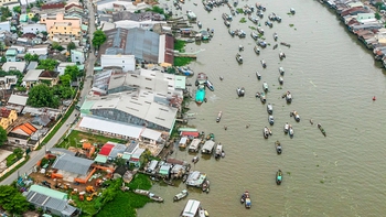 Chợ nổi ... bên bờ vực tan rã