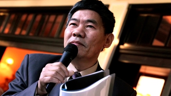  Tôi đã dịch bằng một phương thức cổ hủ...
