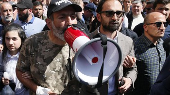 “Cách mạng quả mơ” hay cơn ác mộng Armenia?