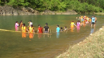 Nghe "bắt" với "buộc" mà ngán
