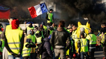 Macron đối mặt thực tế nghiệt ngã 