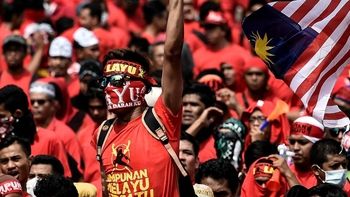 Malaysia: Trăm mối tơ vò