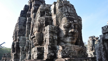 Brahma hiện diện khắp nơi