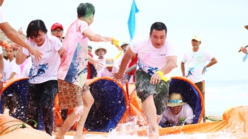 Du lịch kết hợp team building: Một giấc mơ khó khăn