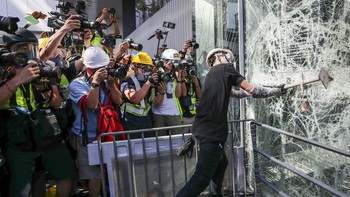 Hong Kong: Giữa kinh tế và chính trị
