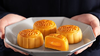 Xơi bánh trung thu, nhớ cảm ơn bạn vịt