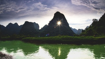 Chiêm ngưỡng "Mắt Thần" núi 
