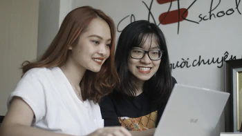 Tình cảnh của sinh viên năm cuối: Lùi thời hạn thực tập, giảm cơ hội việc làm