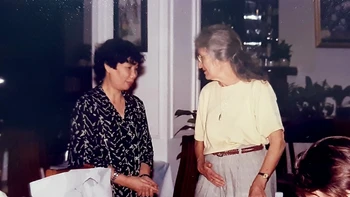 Suốt đời như đang chờ một ai đó...
