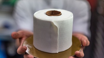 “Bánh ngụy trang”: Lại một trào lưu kỳ quặc trên mạng xã hội