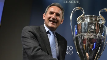 Thử giải mã sự thoái trào của Barca