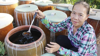 Ăn bát canh vờ nghe tiếng sóng sông Hồng