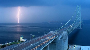 Chuyện xây một cây cầu và những xúc cảm được đánh thức