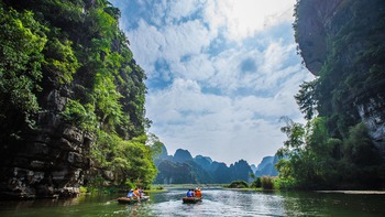 Du lịch: Cuộc tái thiết nhọc nhằn