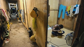 Malaysia: Mạnh tay xóa lán trại tồi tàn của công nhân