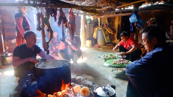 Tết Mông ảo mộng giữa rừng mơ