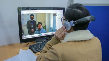 Tổng tuyển cử ở Ukraine:Chính khách và nghệ sĩ trên đường đua