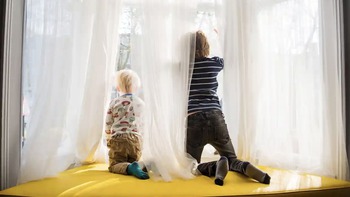 Những đứa trẻ học nói trong giãn cách