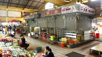 Không chợ, mợ vẫn đông?