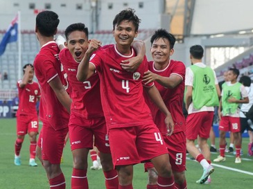 Thắng U23 Úc, cổ động viên ví U23 Indonesia đá như tuyển Anh