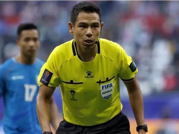 Showbiz Indonesia ‘ném đá’ trọng tài sau thất bại của U23 Indonesia