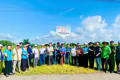 Ra quân triển khai phong trào thi đua “Toàn dân chung tay bảo vệ môi trường, vì một Việt nam xanh-sạch-đẹp”